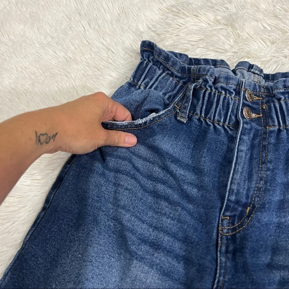 Wild Fable Paperbag Waist Raw Hem Jeans Woman’s size 2